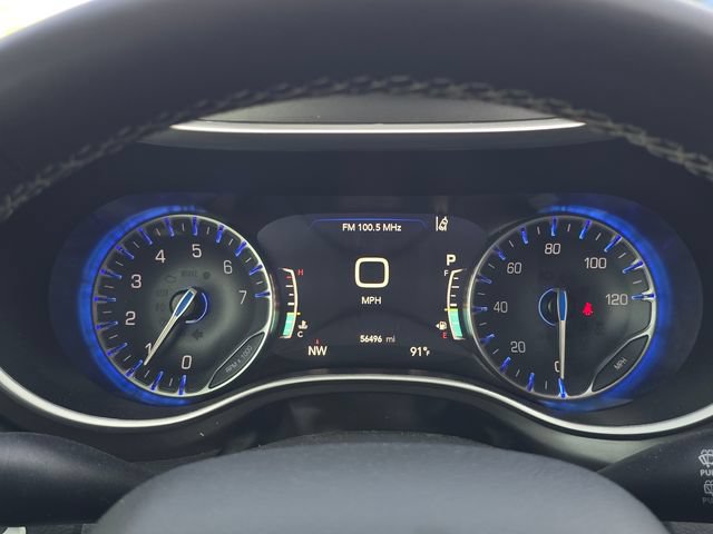 Used 2024 Chrysler Pacifica Touring-L FWD image 13