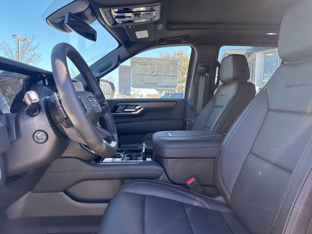 New 2026 GMC Yukon Denali w/ Sun & Power Step Package image 16