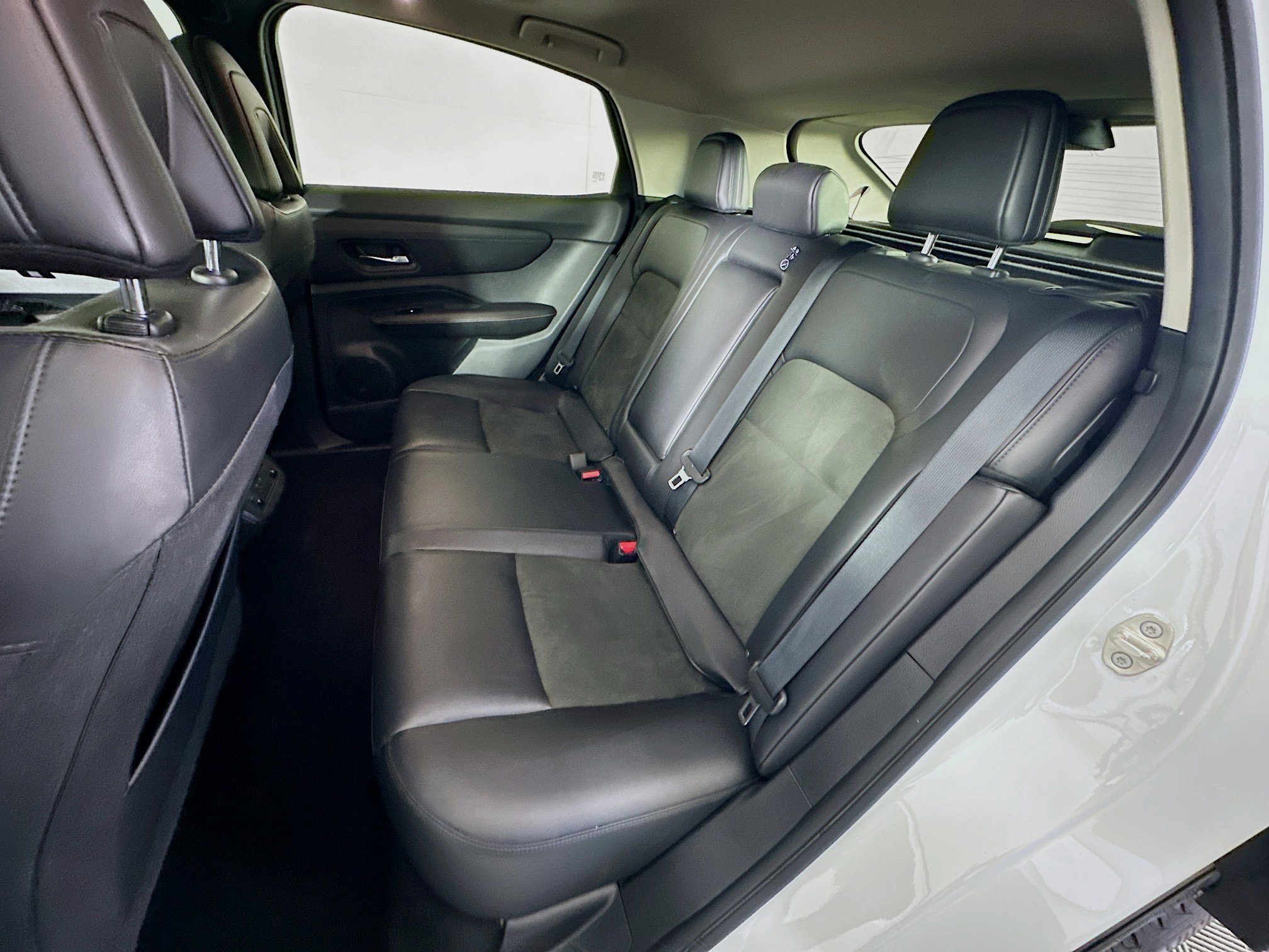 Used 2023 Nissan Ariya FWD image 29