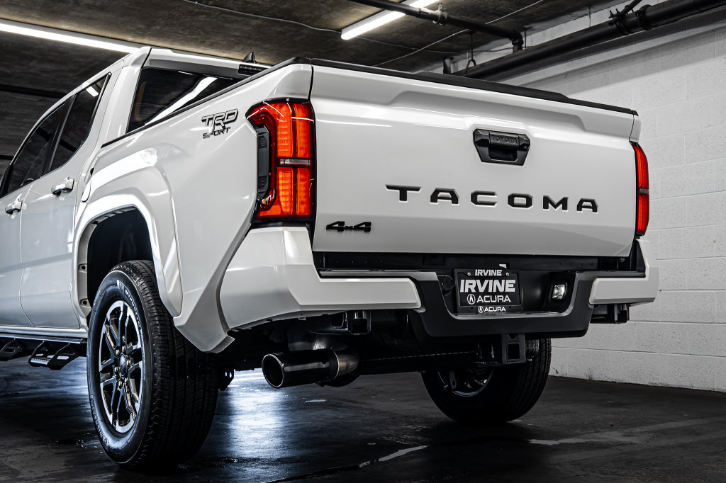 Used 2025 Toyota Tacoma TRD Sport AWD/4WD image 16
