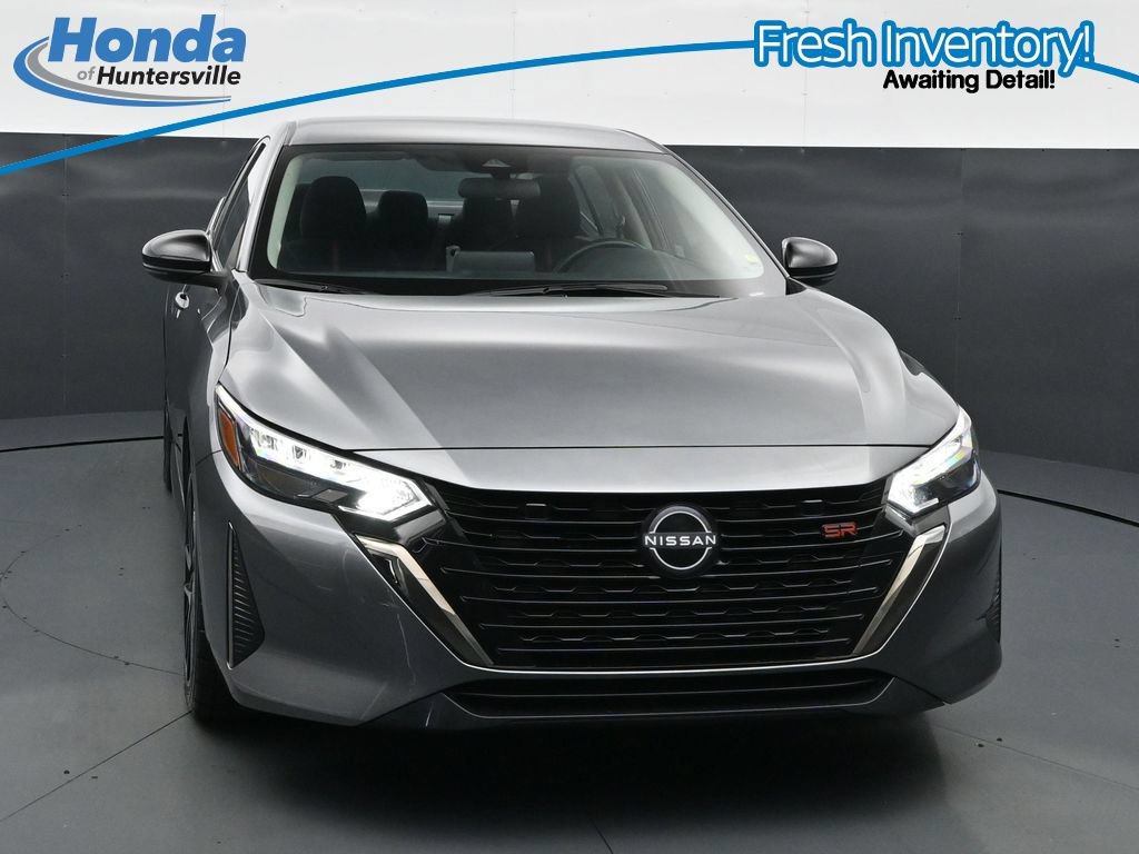 Used 2025 Nissan Sentra SR FWD image 3