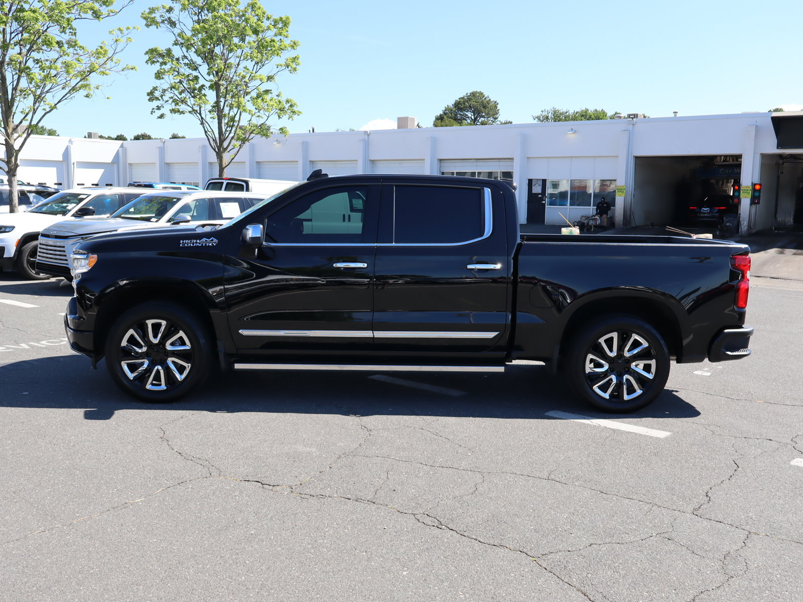 Used 2023 Chevrolet Silverado 1500 High Country w/ Technology Package AWD/4WD image 7