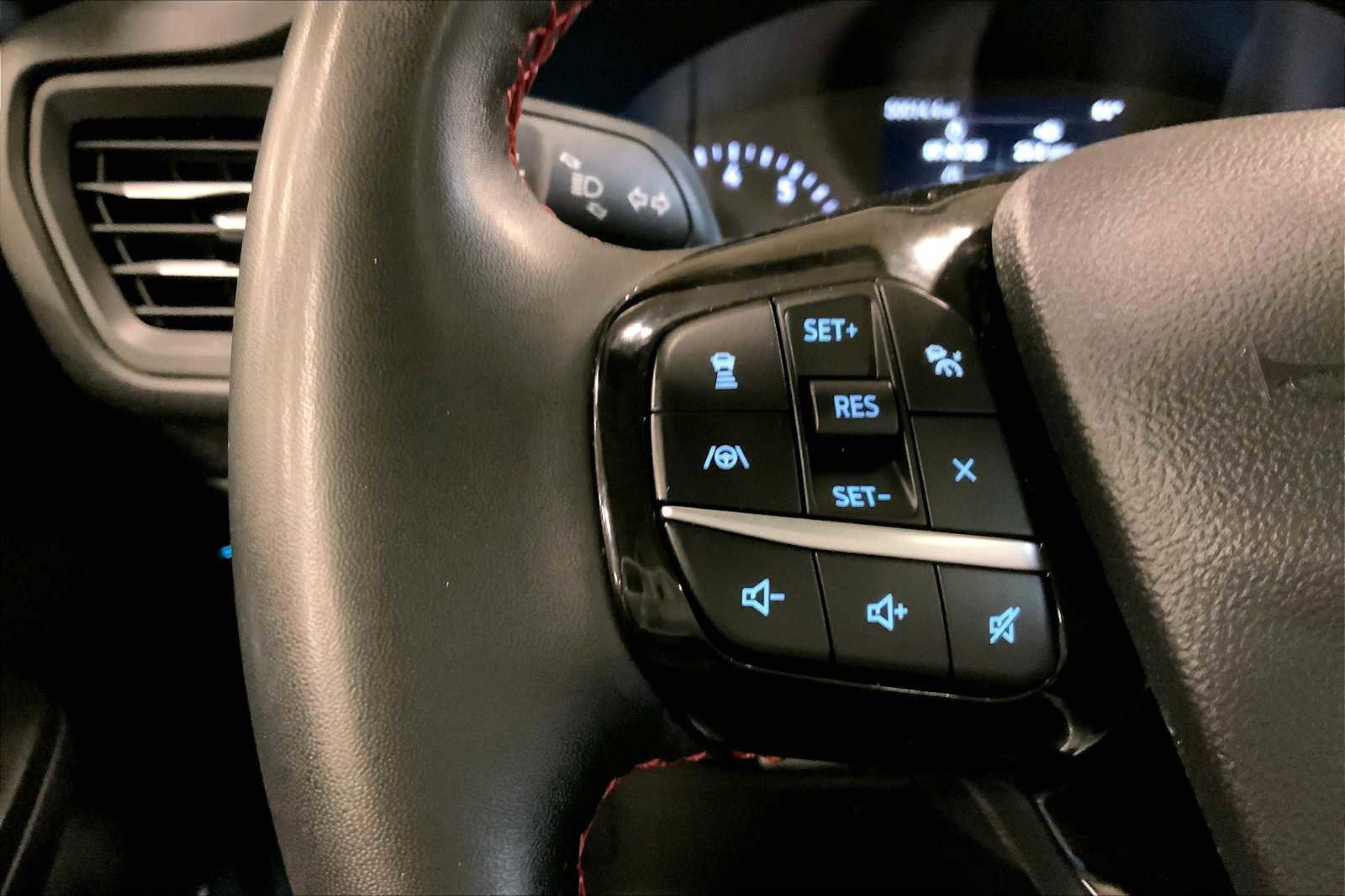 Used 2022 Ford Escape SEL w/ SEL Stealth AWD Package image 23