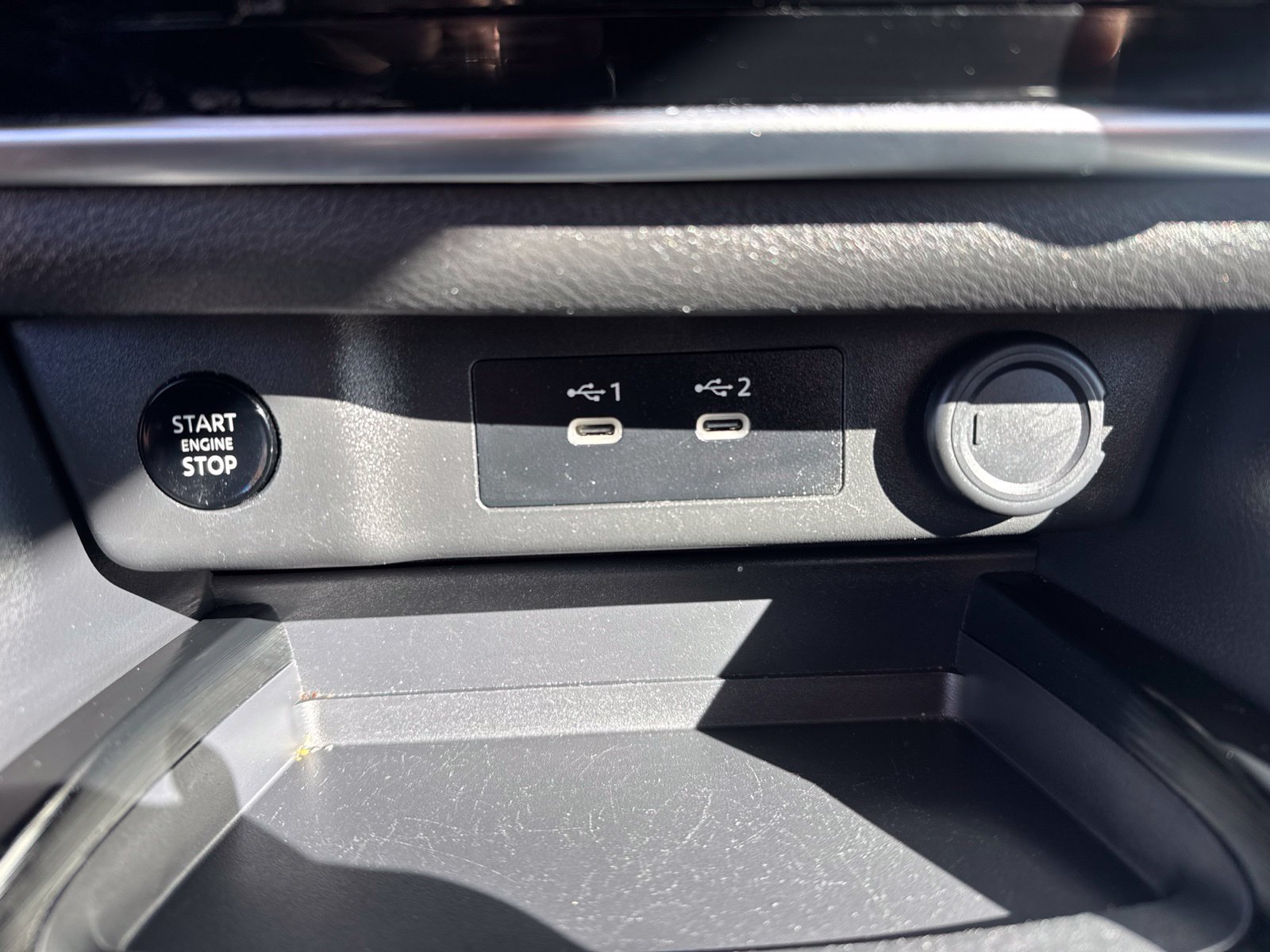Used 2024 Nissan Rogue S AWD/4WD image 24