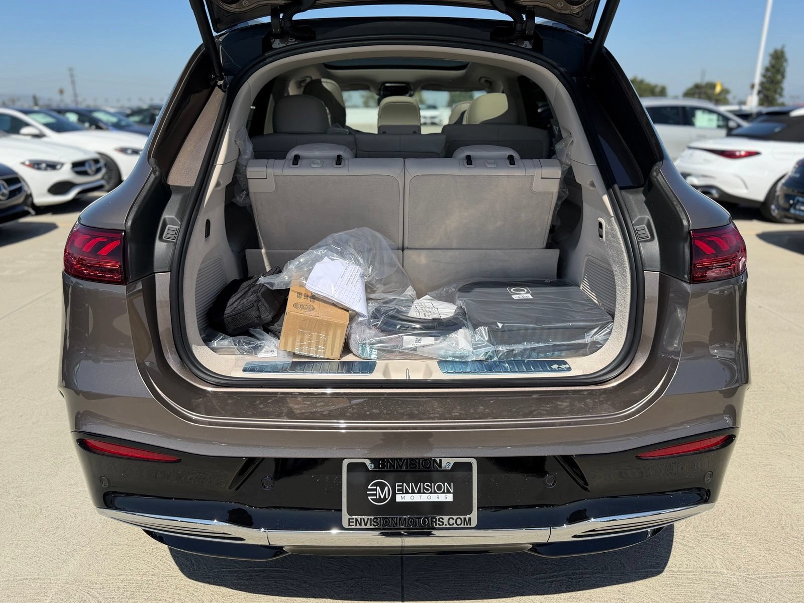 New 2026 Mercedes-Benz EQS 400 4MATIC SUV image 13