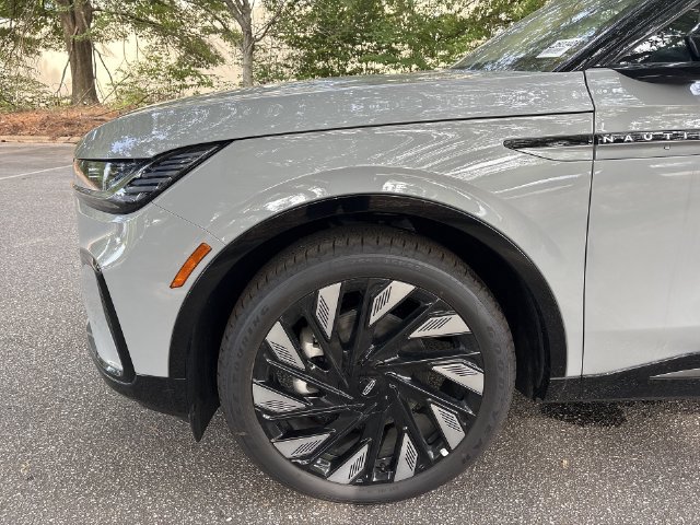 New 2026 Lincoln Nautilus Reserve AWD/4WD image 10