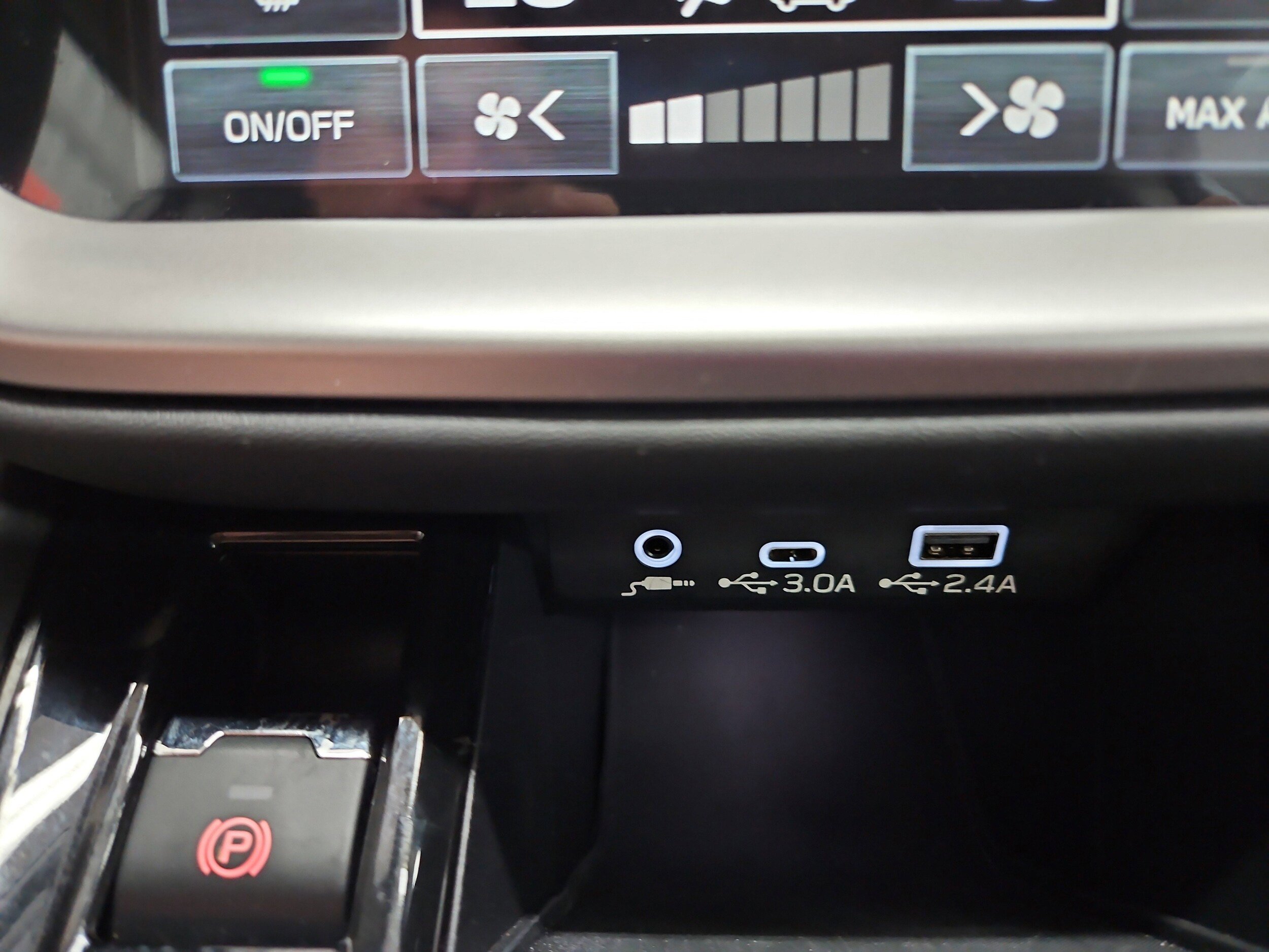 Used 2025 Subaru Legacy Premium AWD/4WD image 13