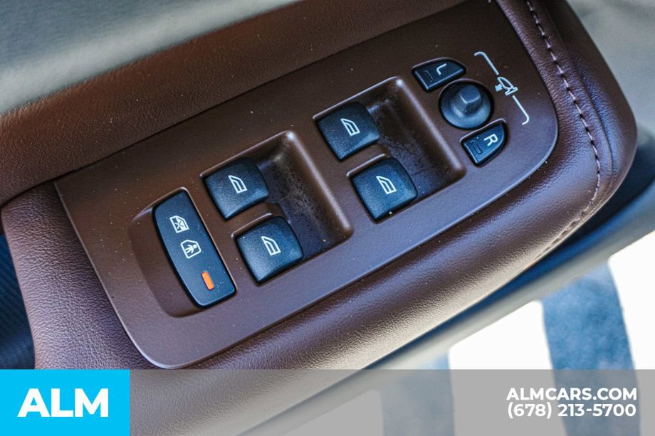 Used 2024 Volvo XC60 T8 Plus w/ Climate Package image 51