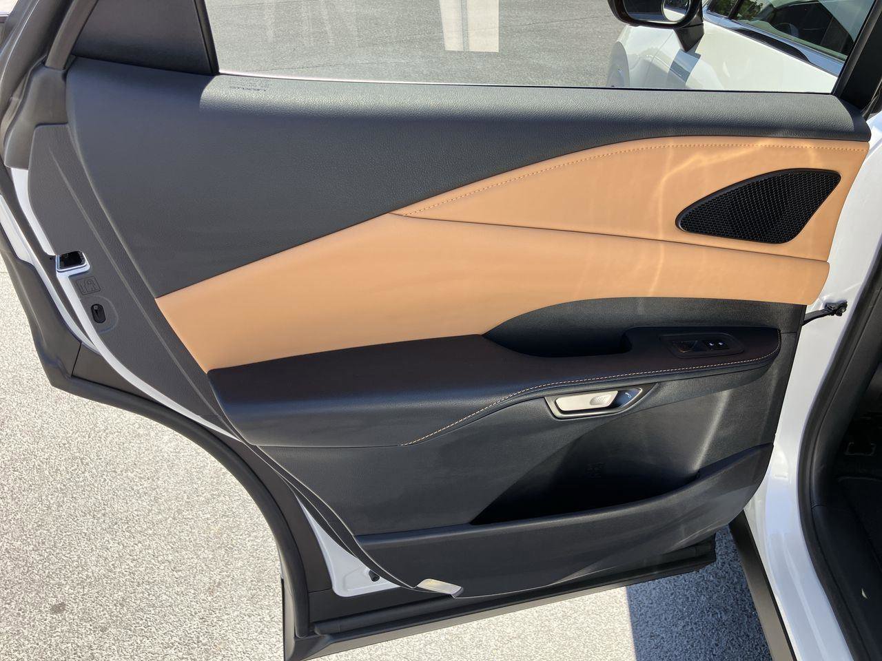 Used 2025 Lexus RX 350 Premium w/ Accessory Package (Z1) image 24