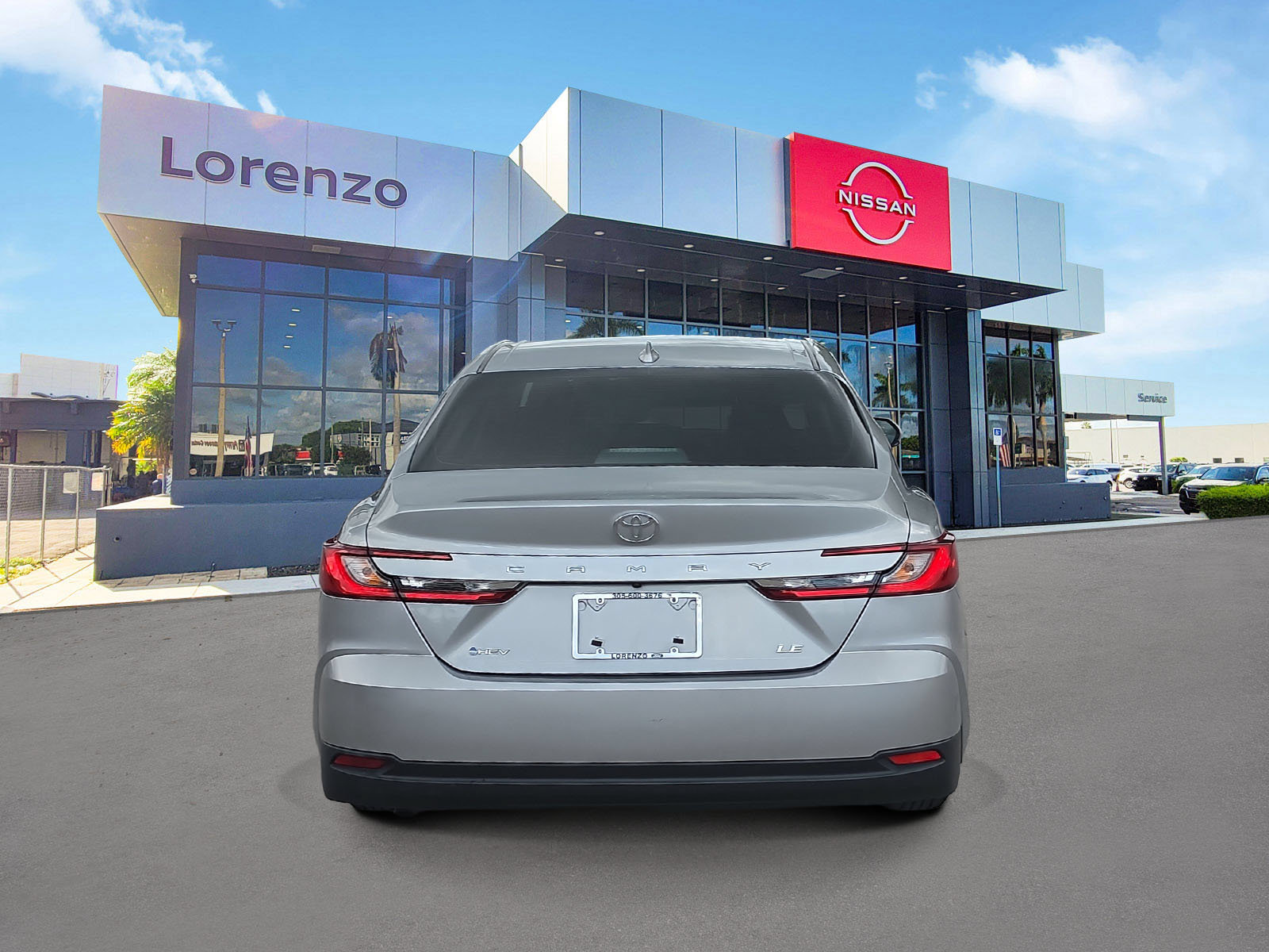 Used 2025 Toyota Camry LE FWD image 5
