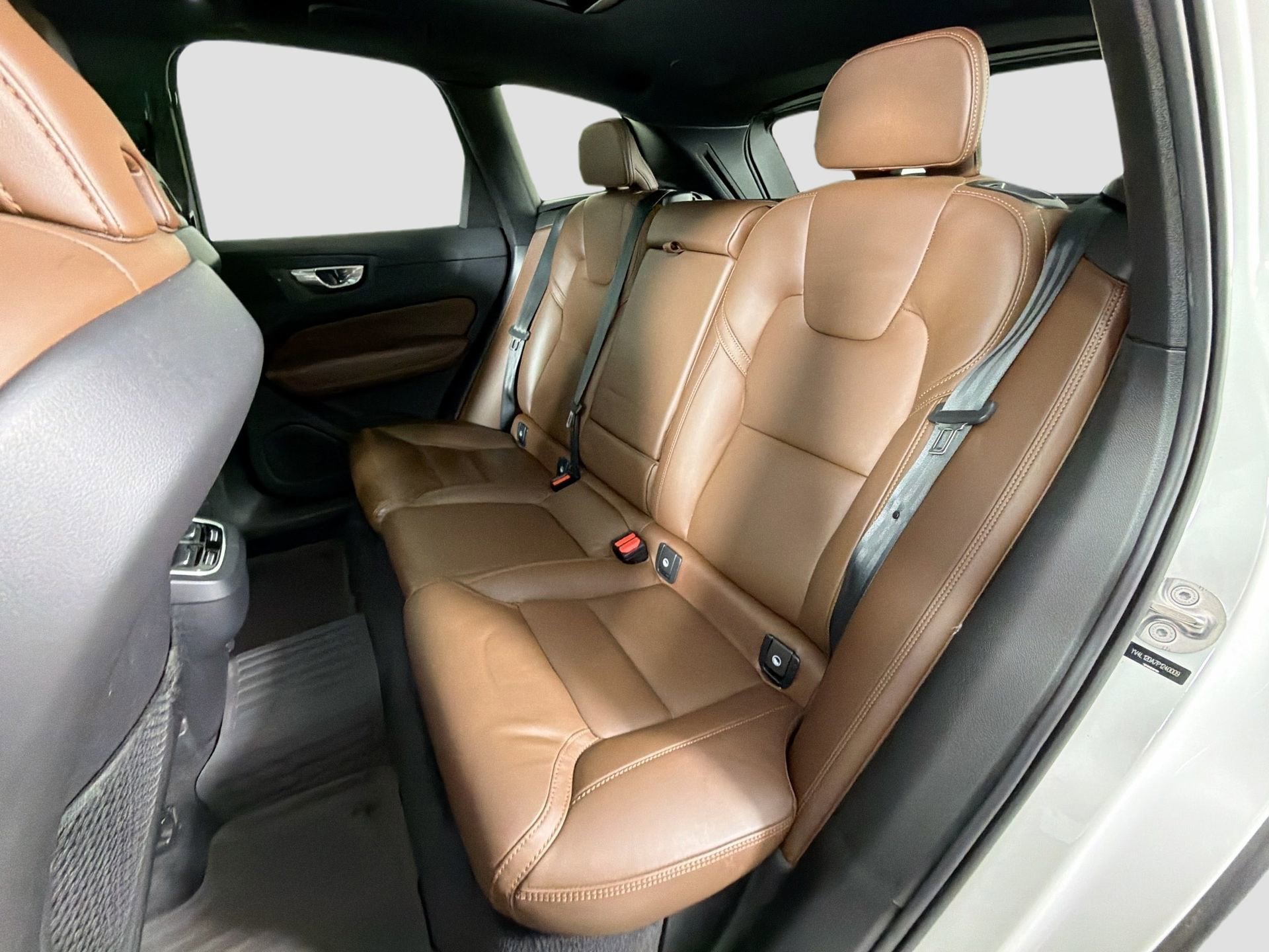 Certified 2023 Volvo XC60 B5 Ultimate w/ Climate Package FWD image 26