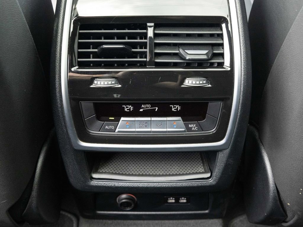 Used 2023 BMW X7 xDrive40i w/ M Sport Package AWD/4WD image 50