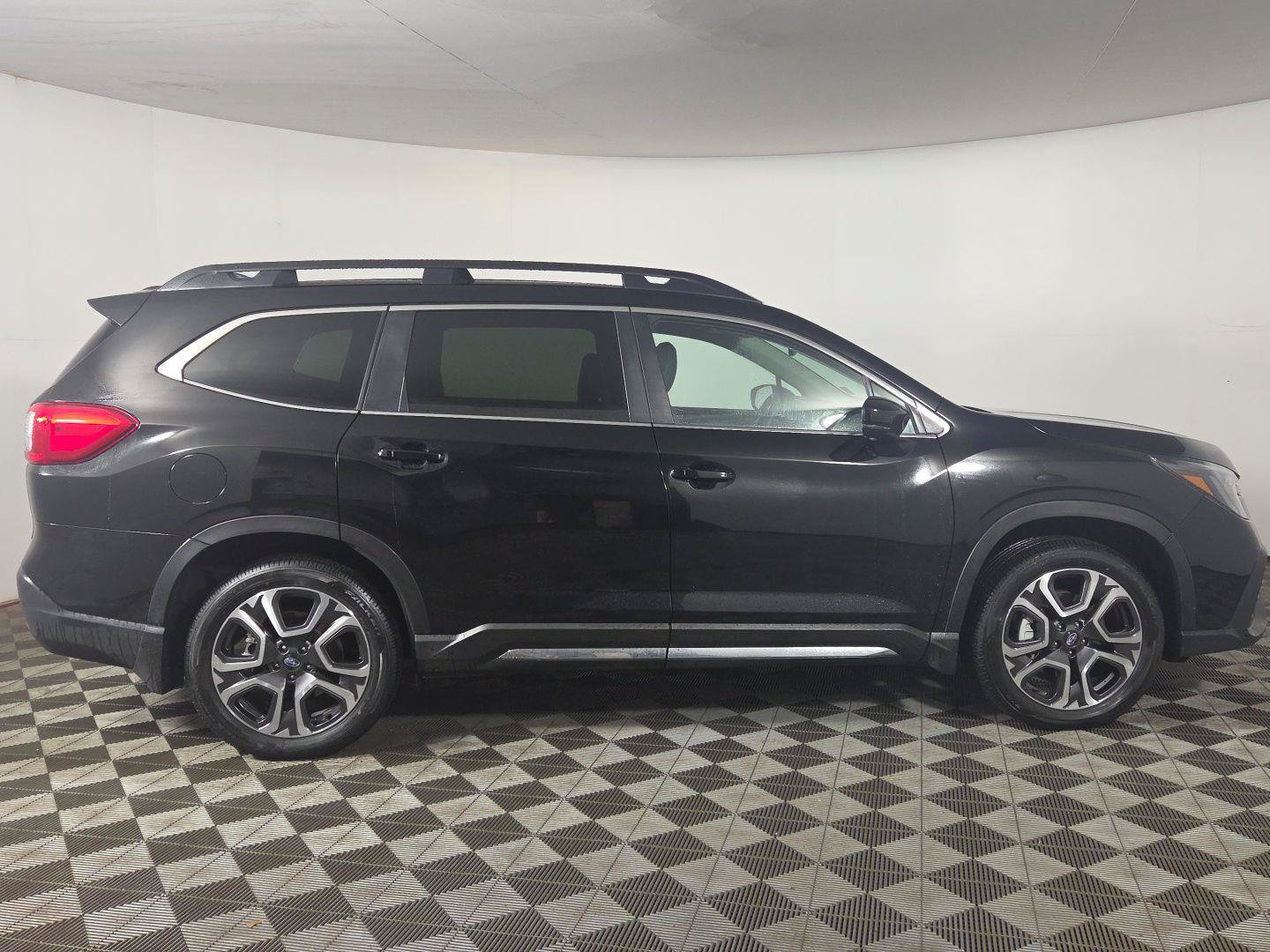 Used 2026 Subaru Ascent Limited AWD/4WD image 5