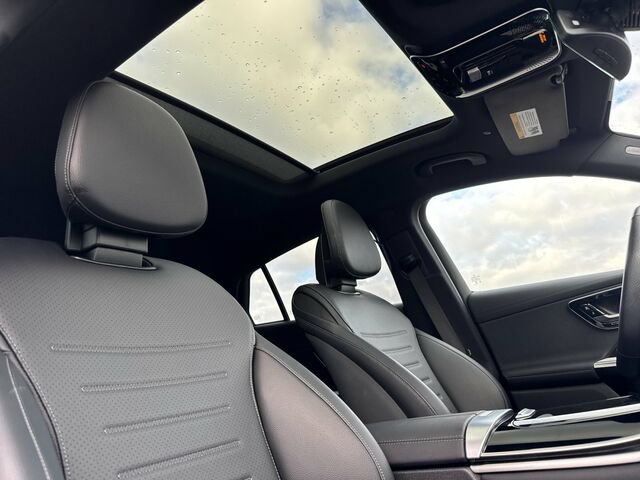 Used 2024 Mercedes-Benz GLC 300 4MATIC image 19