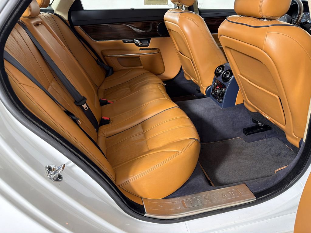 Used 2012 Jaguar XJ L image 17