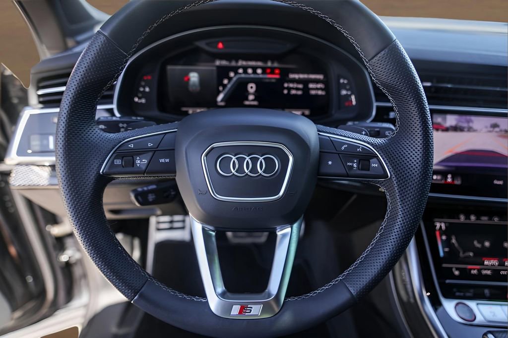 Used 2023 Audi SQ7 Premium Plus AWD/4WD image 12