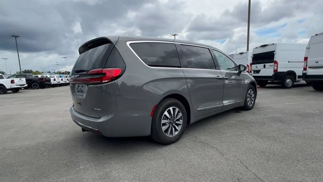 Used 2022 Chrysler Pacifica Limited FWD image 8