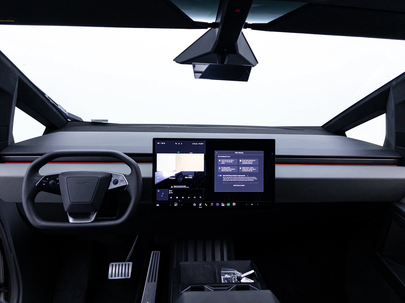 Used 2024 Tesla Cybertruck AWD Crew Cab image 22