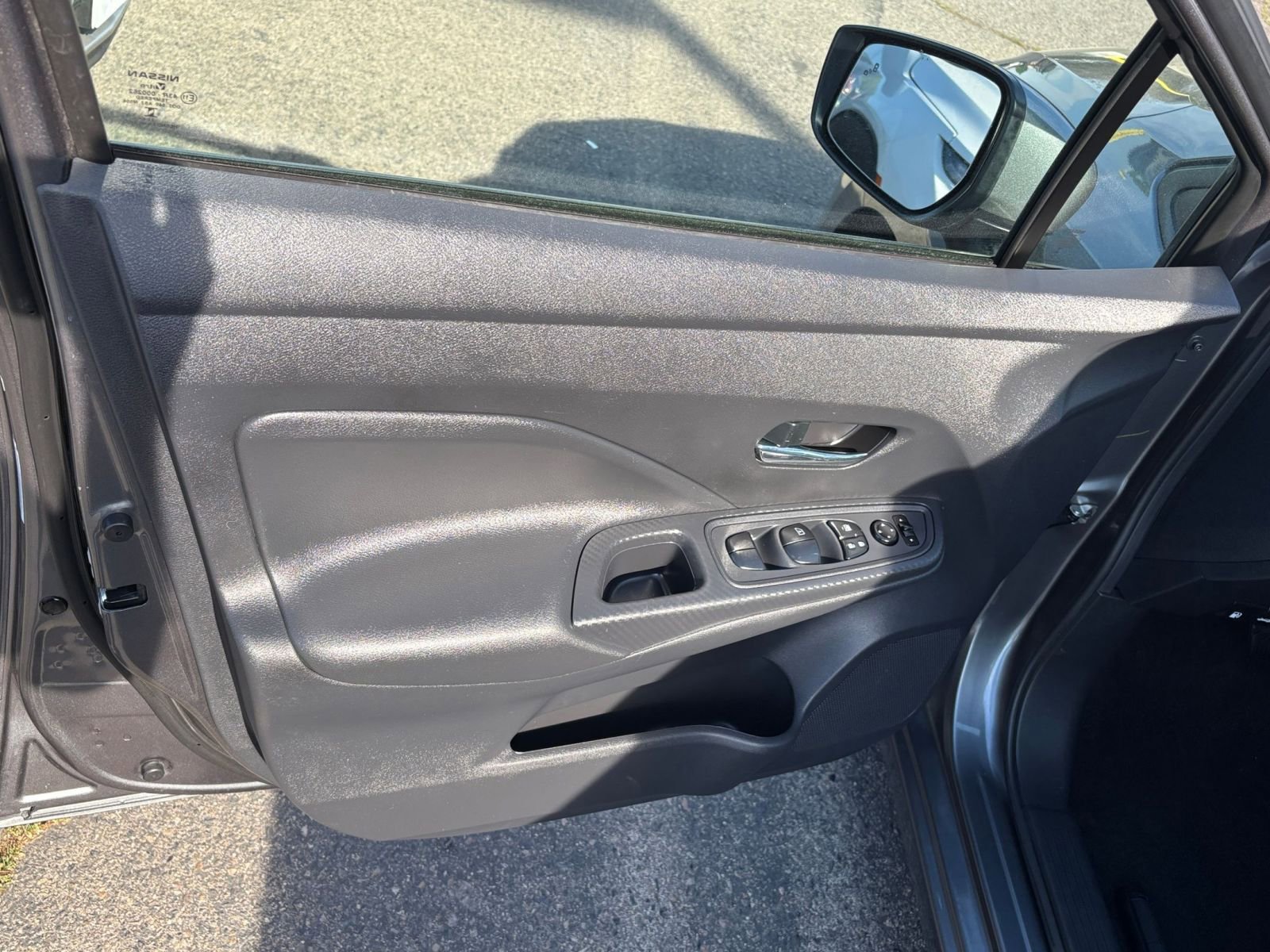 Used 2025 Nissan Versa SV image 18