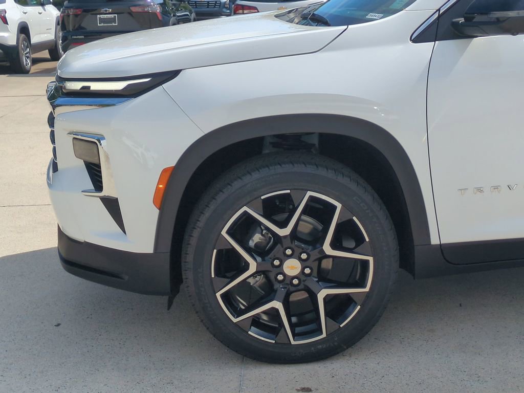 New 2026 Chevrolet Traverse LT w/ Driver Confidence Package FWD image 11