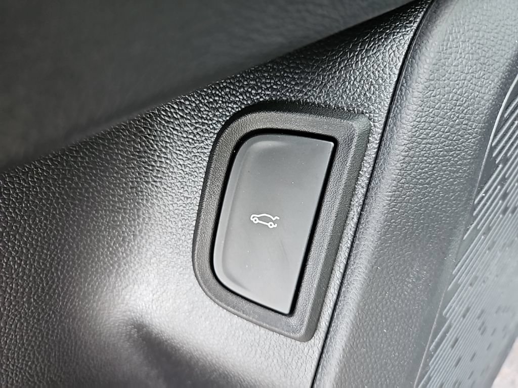 Certified 2026 Chevrolet Equinox ACTIV w/ Convenience Package III FWD image 11