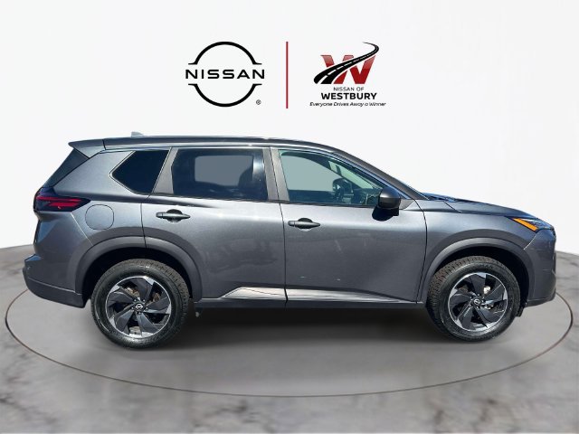 Used 2025 Nissan Rogue SV AWD/4WD image 5