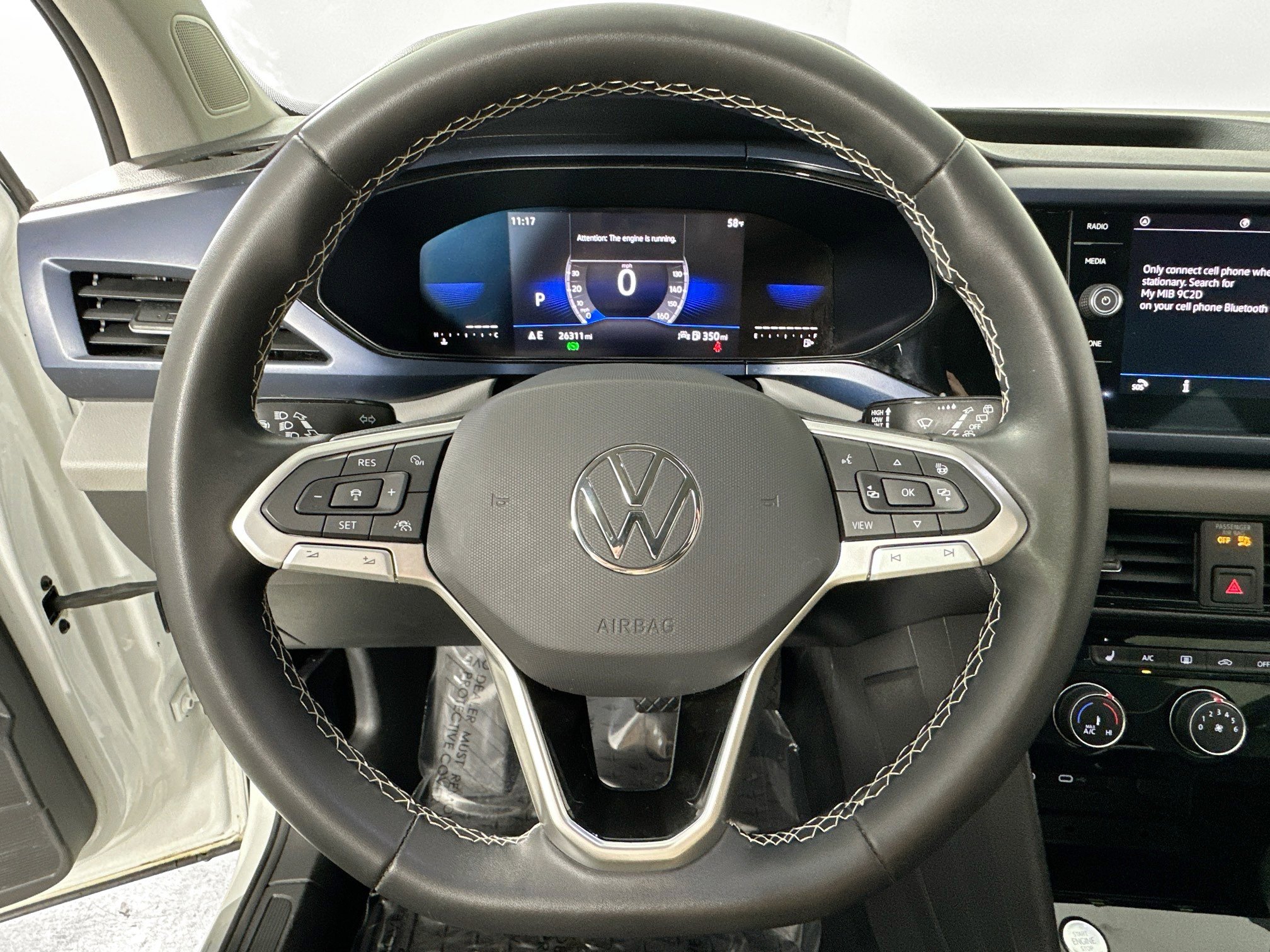 Used 2023 Volkswagen Taos SE image 11