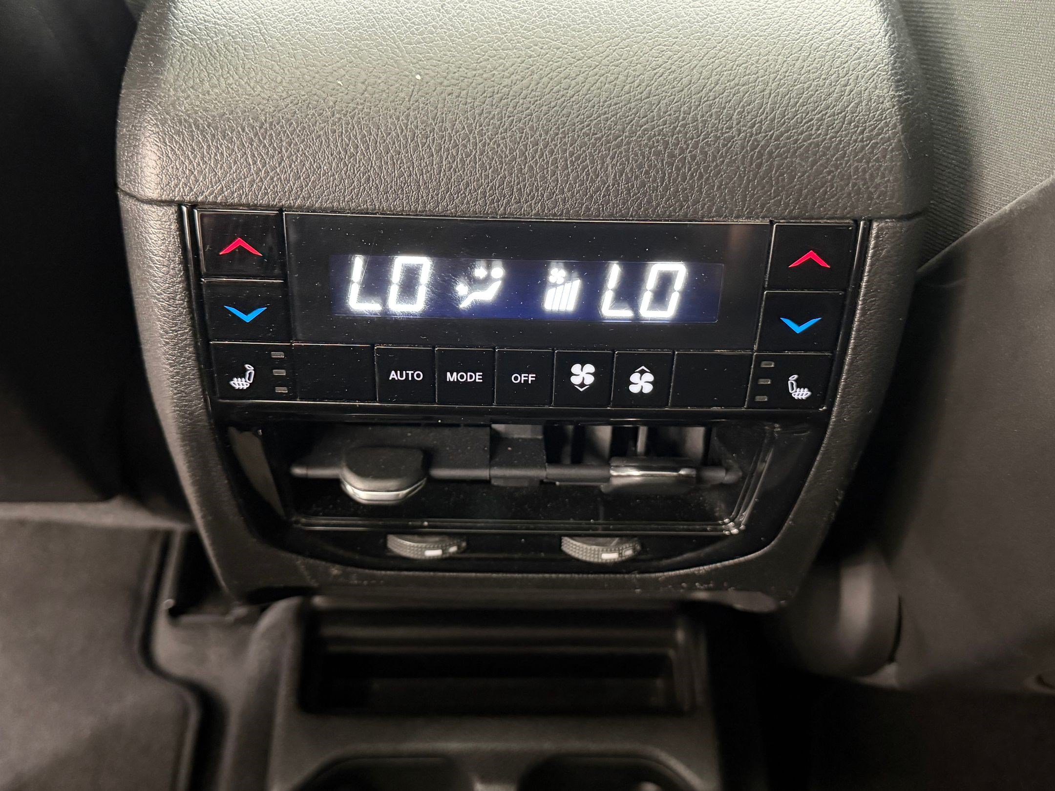 Used 2022 Jeep Grand Cherokee L Overland w/ Luxury Tech Group IV AWD/4WD image 33