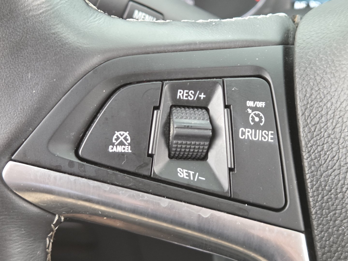Used 2017 Buick Encore Essence FWD image 8