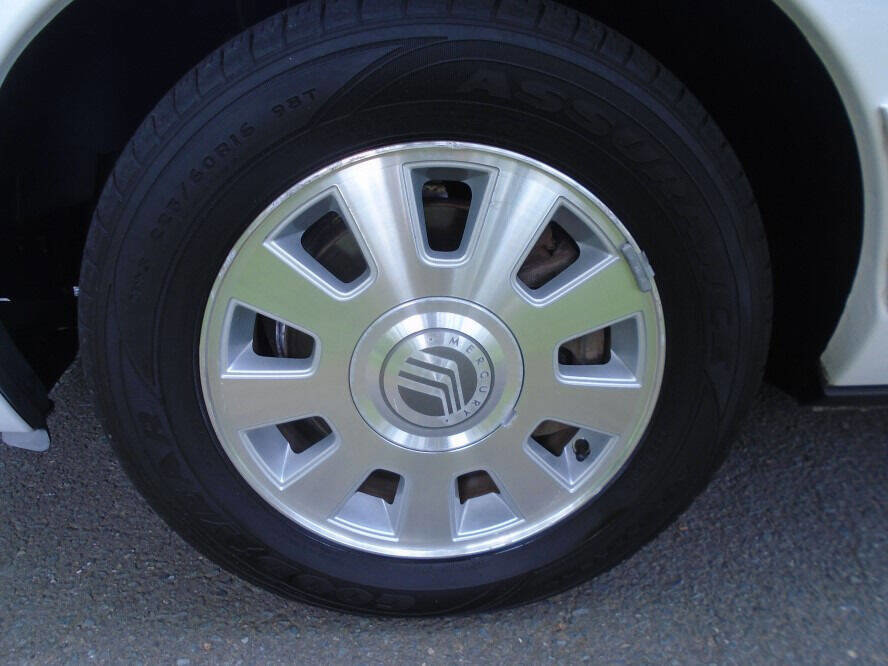 Used 2003 Mercury Grand Marquis LS RWD image 26