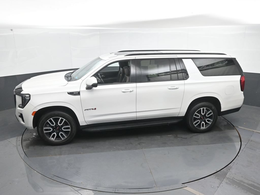 Used 2021 GMC Yukon XL AT4 AWD/4WD image 32