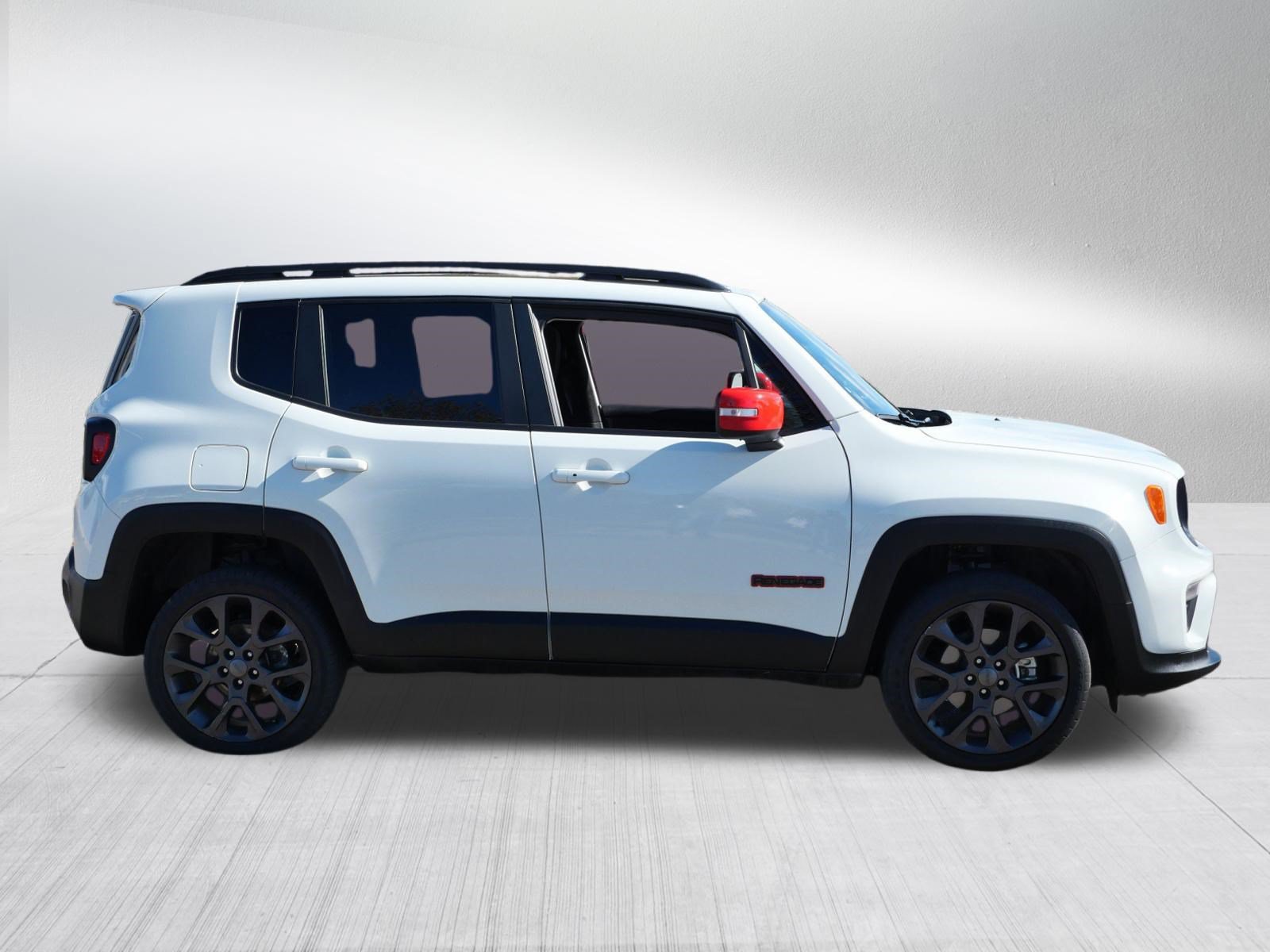 Used 2023 Jeep Renegade Latitude w/ Sun/Sound Group AWD/4WD image 8