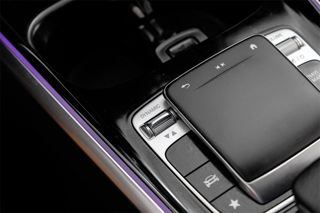 Used 2020 Mercedes-Benz GLB 250 w/ Premium Package image 25