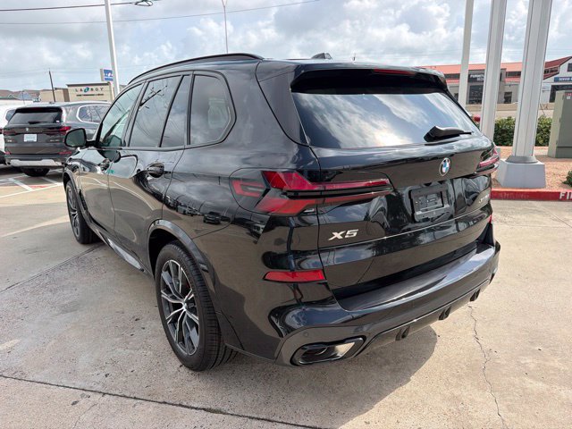 New 2026 BMW X5 xDrive40i w/ M Sport Package AWD/4WD image 3