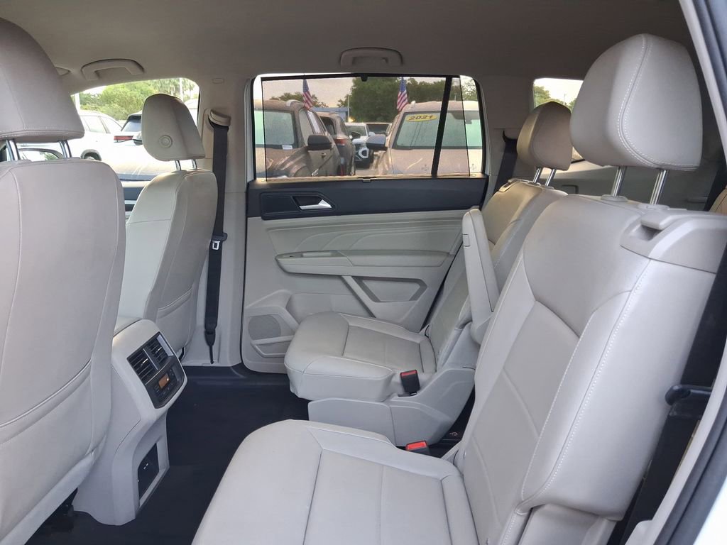 Used 2022 Volkswagen Atlas SE w/ Black Wheel Package image 7