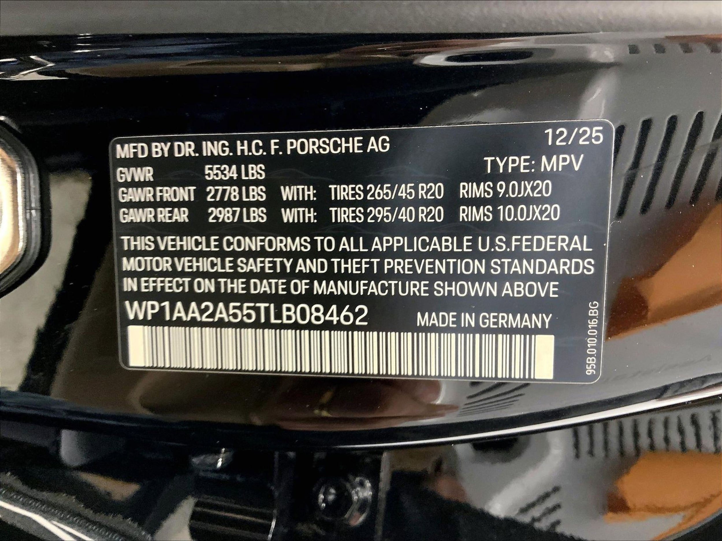 New 2026 Porsche Macan AWD/4WD image 17