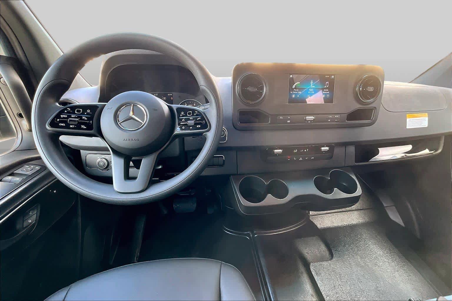 Used 2024 Mercedes-Benz Sprinter 2500 image 6