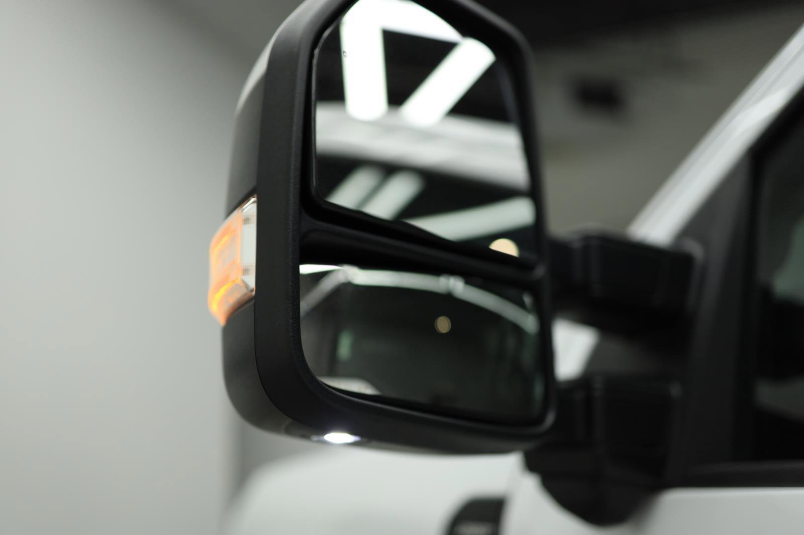 Used 2023 Ford F350 Lariat image 25