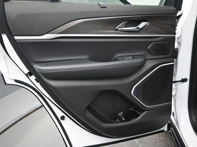 New 2025 Jeep Grand Cherokee Limited w/ Luxury Tech Group II image 14