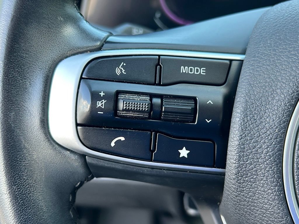 Used 2025 Kia Sportage EX FWD image 19