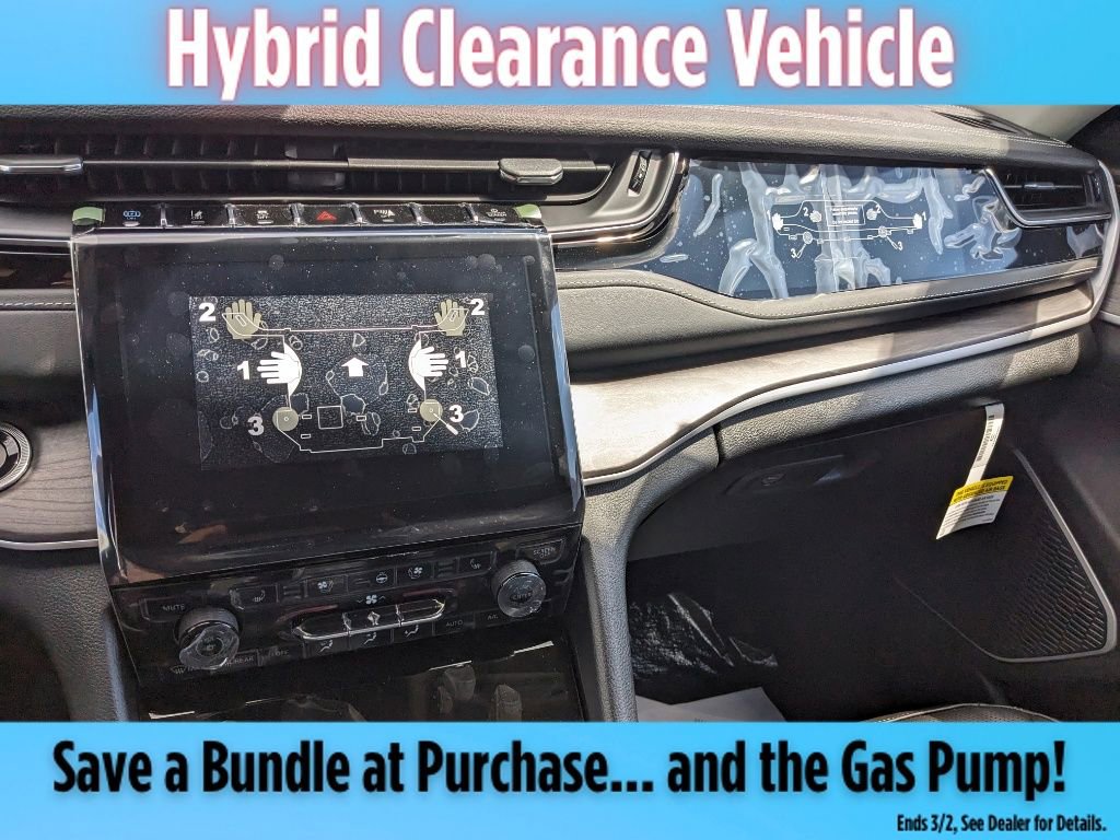 New 2023 Jeep Grand Cherokee 30th Anniversary image 28