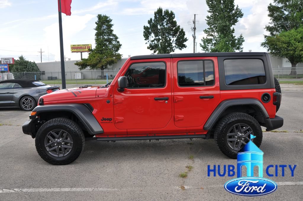 Used 2024 Jeep Wrangler Unlimited Sport AWD/4WD image 2