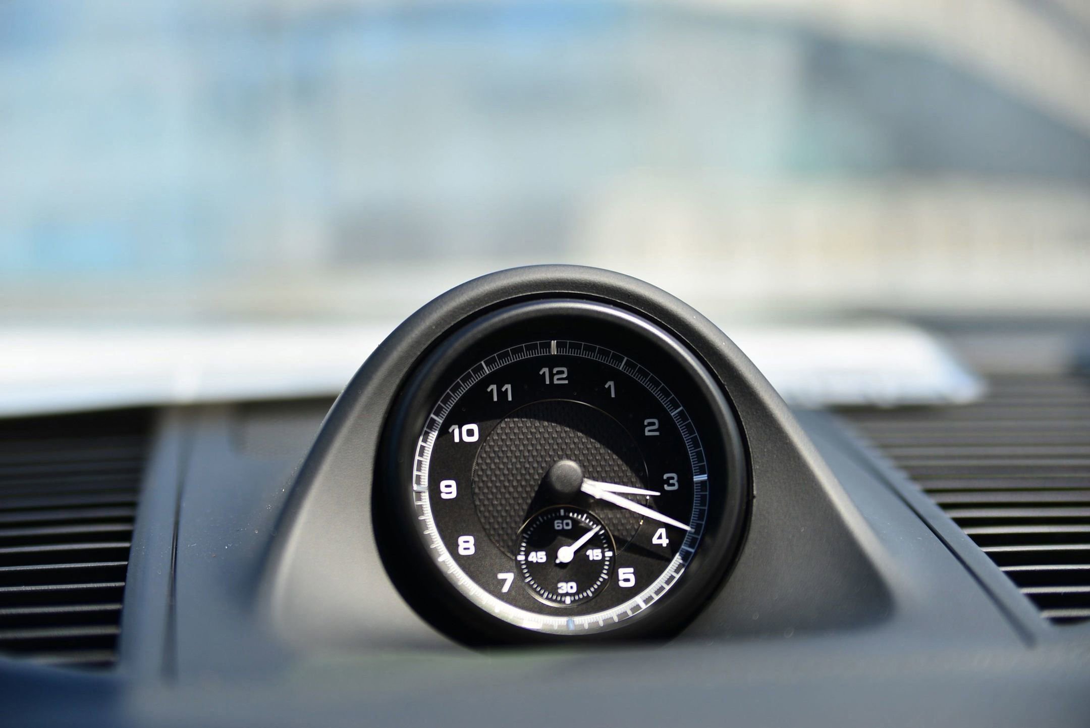 Used 2025 Porsche Macan image 19