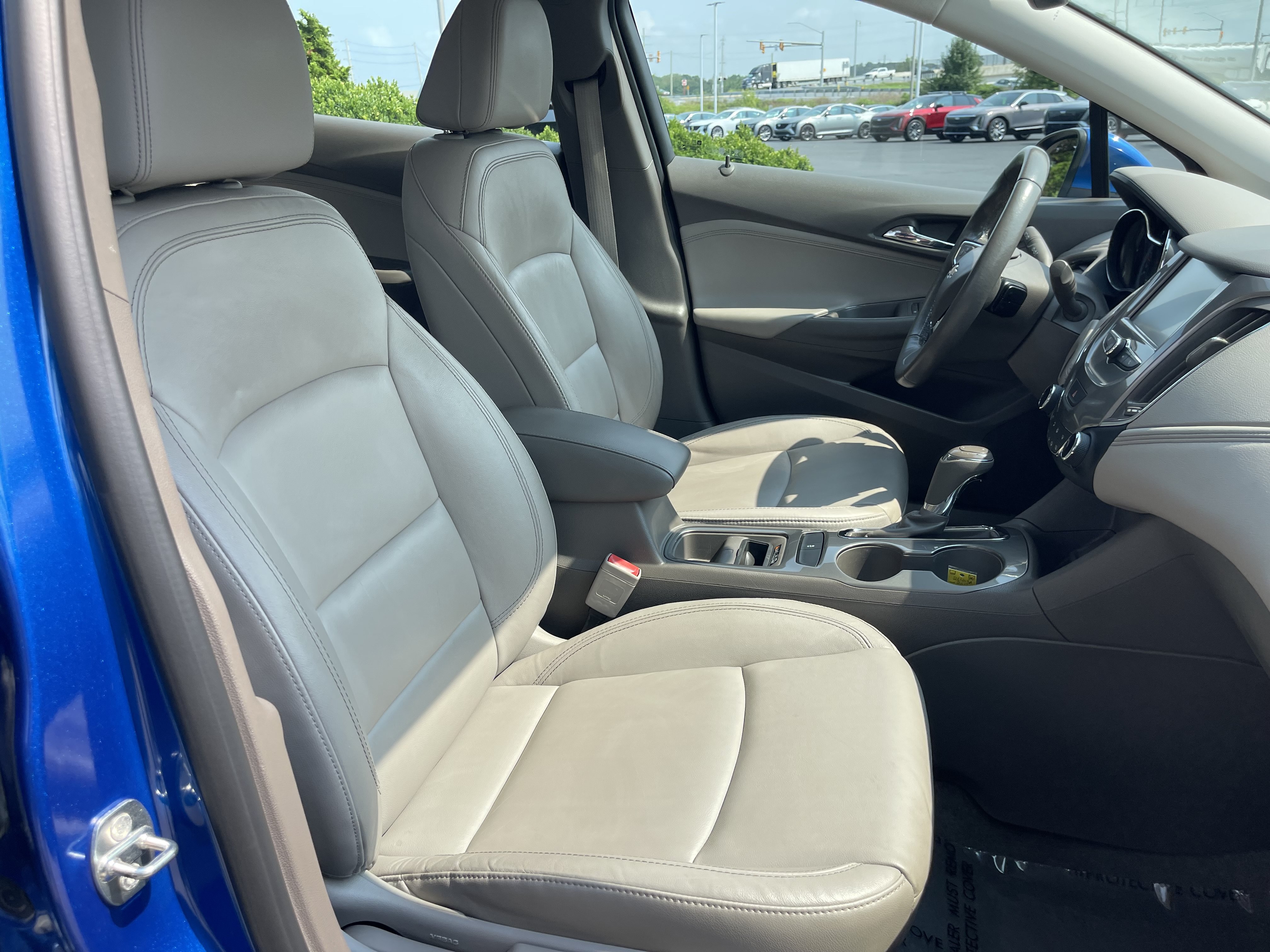 Used 2017 Chevrolet Cruze Premier w/ RS Package FWD image 19
