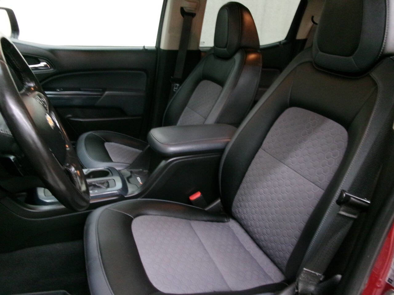 Used 2020 Chevrolet Colorado Z71 AWD/4WD image 21