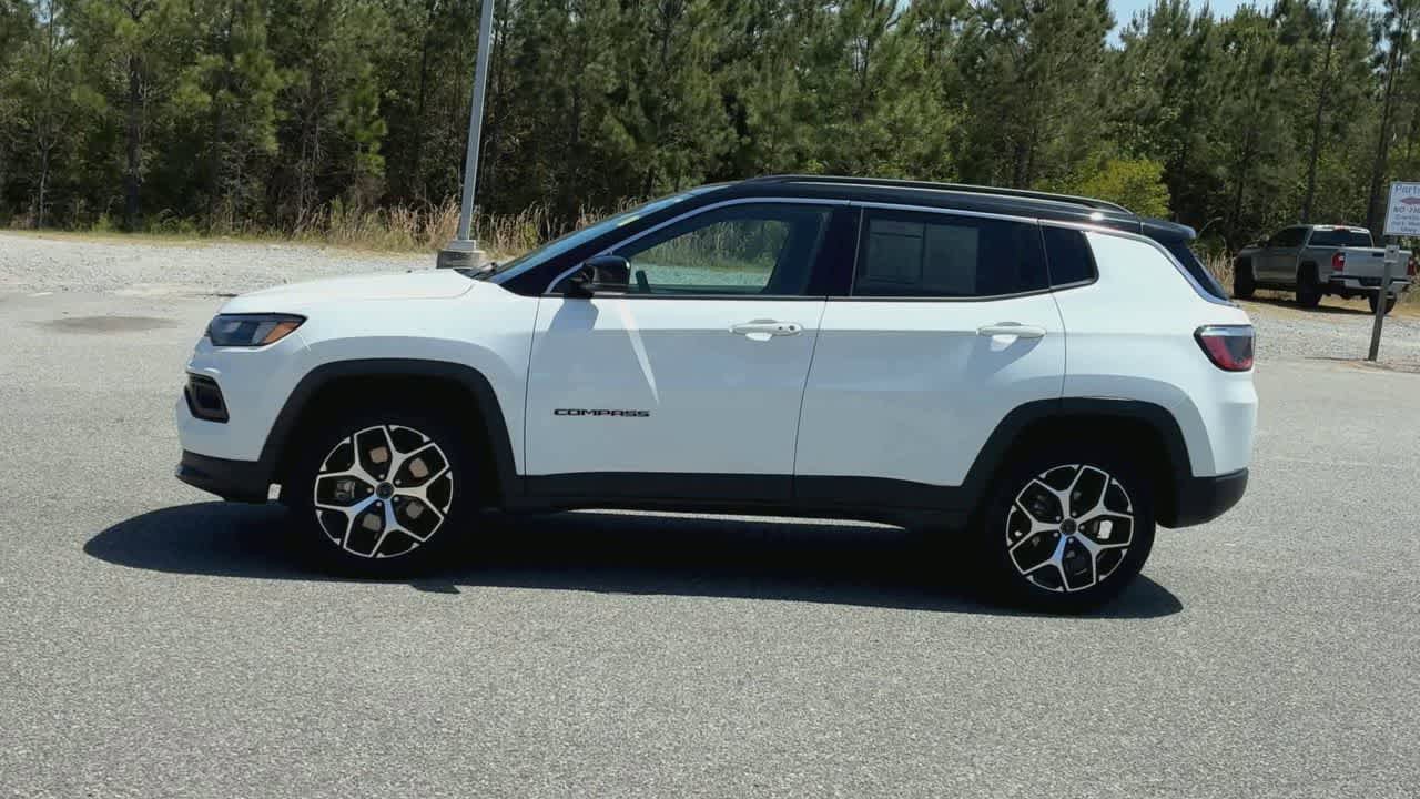 Used 2025 Jeep Compass Limited AWD/4WD image 5