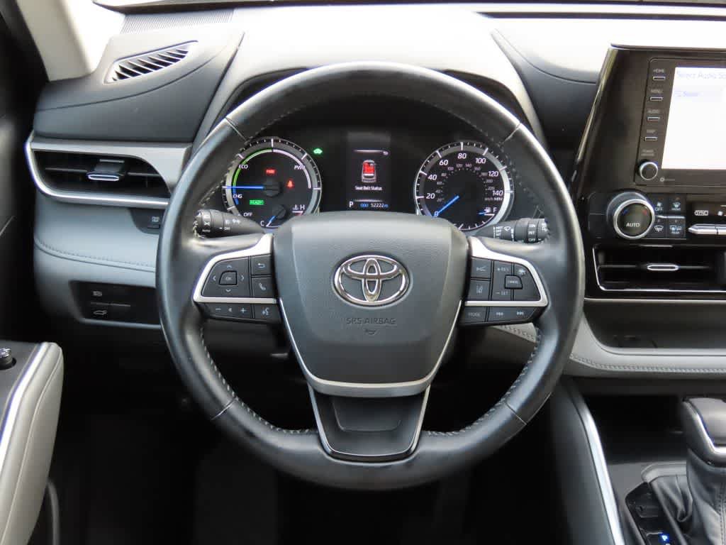 Used 2022 Toyota Highlander LE AWD/4WD image 21