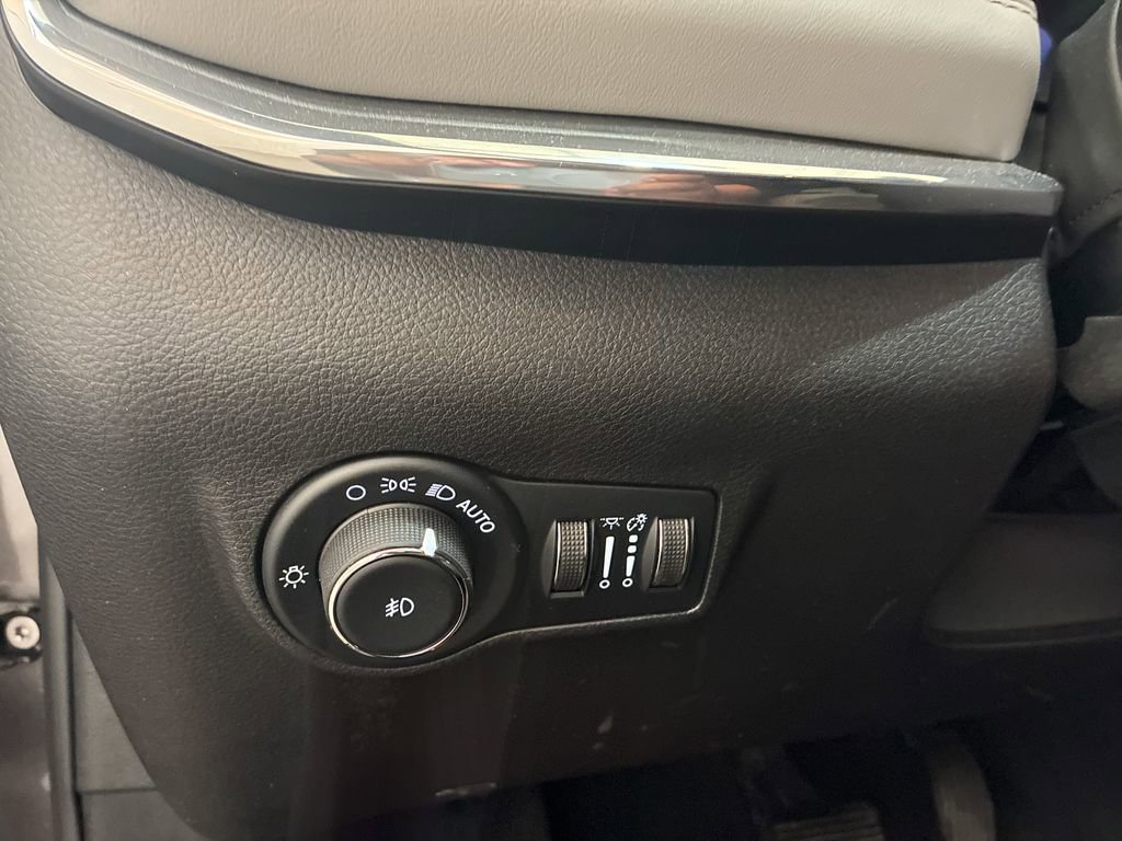 Used 2023 Jeep Compass Limited AWD/4WD image 21