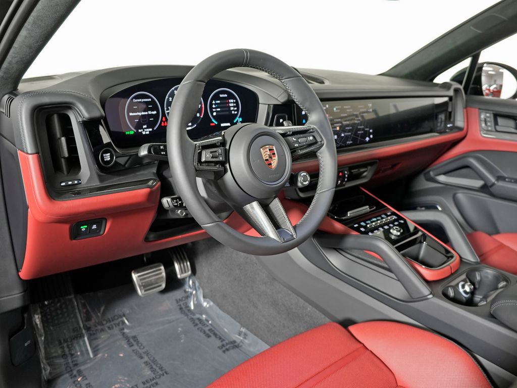 Used 2026 Porsche Cayenne GTS AWD/4WD image 4