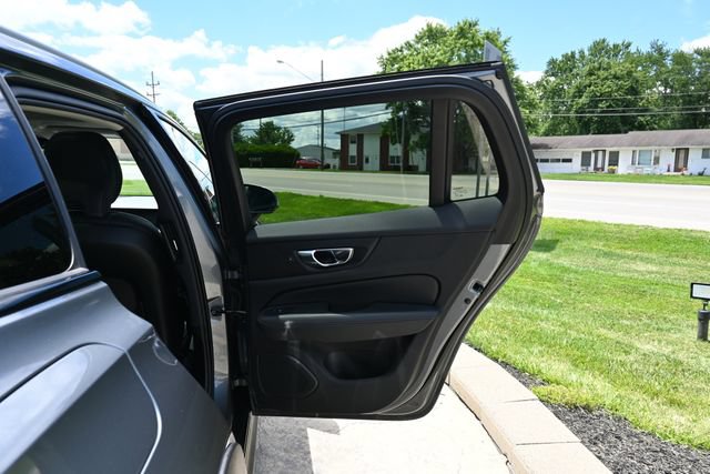 Used 2020 Volvo V60 T5 Cross Country AWD/4WD image 20